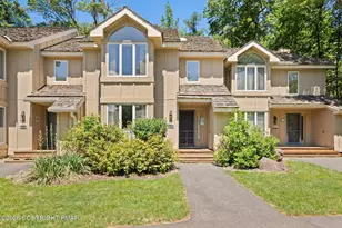 525 Rondaxe Ln, Pocono Pines, PA 18350 - Photo 2