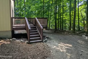 2217 Longview Dr, Bushkill, PA 18324 - Photo 32