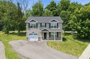 108 Holmgren Dr, Stroudsburg, PA 18360 - Photo 2