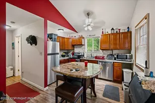 1280 Glenbrook Rd, Bartonsville, PA 18321 - Photo 8