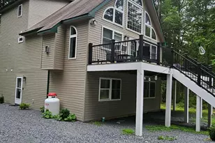 625 Sir Gawain Ct, Pocono Lake, PA 18347 - Photo 8