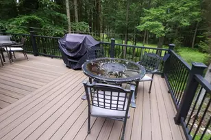 625 Sir Gawain Ct, Pocono Lake, PA 18347 - Photo 8