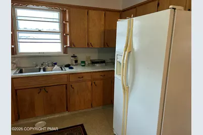  229 S Robinson Avenue, Pen Argyl, PA 18072 - Photo 8