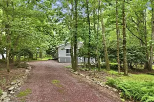 93 White Birch Dr, Jim Thorpe, PA 18229 - Photo 2