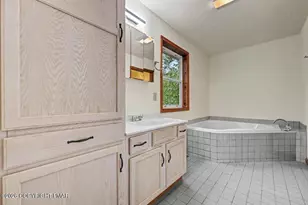 564 Cayuga Dr, Tobyhanna, PA 18466 - Photo 40
