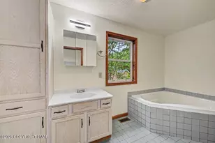 564 Cayuga Dr, Tobyhanna, PA 18466 - Photo 44