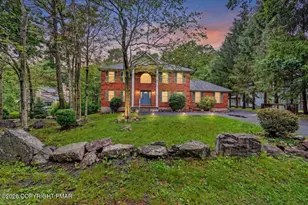 564 Cayuga Dr, Tobyhanna, PA 18466 - Photo 2