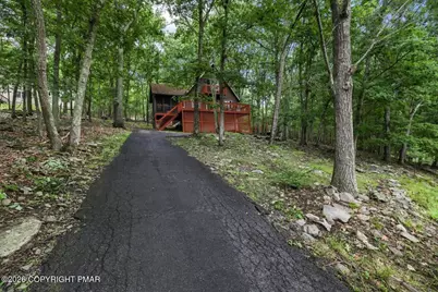  2158 Southport Drive, Bushkill, PA 18324 - Photo 2