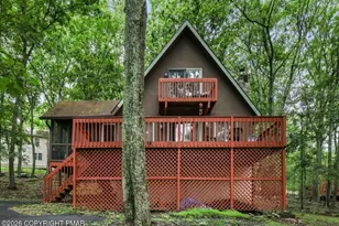 2158 Southport Dr, Bushkill, PA 18324 - Photo 1
