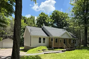 1011 Woodstock Rd, Newfoundland, PA 18445 - Photo 6
