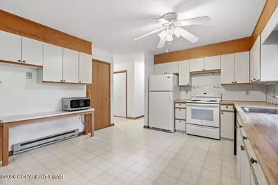  408 Longview Drive, Stroudsburg, PA 18360 - Photo 14