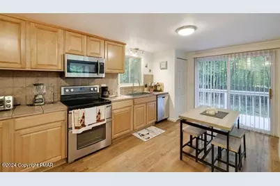  9660 Stony Hollow Drive, Tobyhanna, PA 18466 - Photo 10