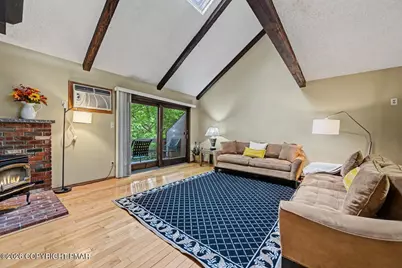  129 Cross Country Lane, Tannersville, PA 18372 - Photo 6