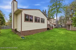 8495 Bumble Bee Way, Tobyhanna, PA 18466 - Photo 16