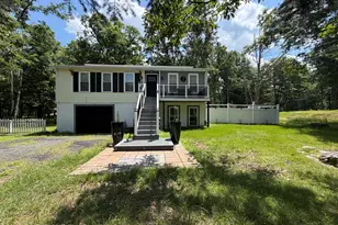4469 Pine Ridge Dr, Bushkill, PA 18324 - Photo 2