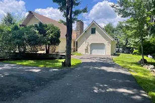 2132 Shore Line Dr, Pocono Summit, PA 18346 - Photo 2