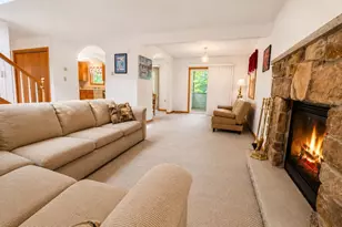 7225 Winnebago Dr, Pocono Lake, PA 18347 - Photo 6