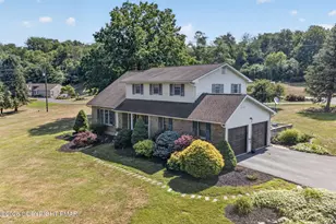 4124 Lawton Ct, Schnecksville, PA 18078 - Photo 6