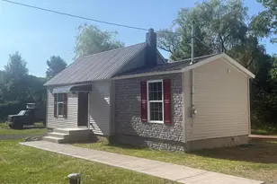 392 Lehman-Outlet Rd, Dallas, PA 18612 - Photo 2