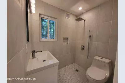  159 Manchester Drive, Bushkill, PA 18324 - Photo 12