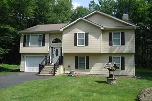 3270 Beech Ridge Dr, Pocono Summit, PA 18346 - Photo 1
