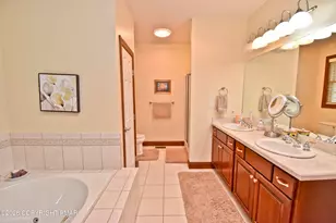 326 Sunset Ave, Pocono Manor, PA 18349 - Photo 24