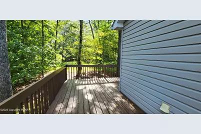  725 E Rosewood Road, East Stroudsburg, PA 18302 - Photo 22