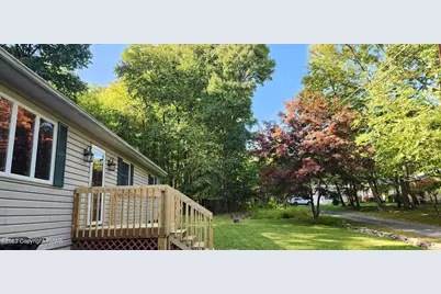 725 E Rosewood Road, East Stroudsburg, PA 18302 - Photo 18