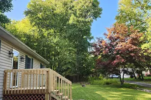 725 E Rosewood Rd, East Stroudsburg, PA 18302 - Photo 18