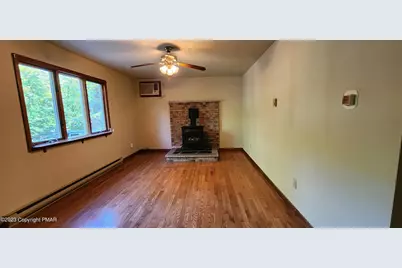  725 E Rosewood Road, East Stroudsburg, PA 18302 - Photo 2