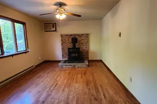 725 E Rosewood Rd, East Stroudsburg, PA 18302 - Photo 2