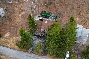 8499 Bumble Bee Way, Tobyhanna, PA 18466 - Photo 6