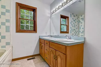  154 Escoll Drive, East Stroudsburg, PA 18301 - Photo 18