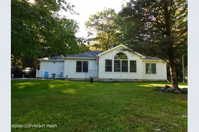  552 W Chipmunk Road, Bushkill, PA 18324 - Photo 2