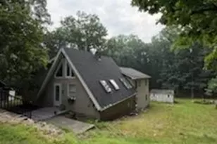 519 S Cortina Ct, Henryville, PA 18332 - Photo 1