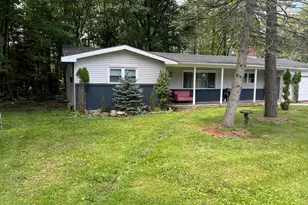 129 Stillwater Dr, Pocono Summit, PA 18346 - Photo 2