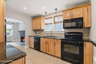 467 N 8th St, Stroudsburg, PA 18360 - Photo 12