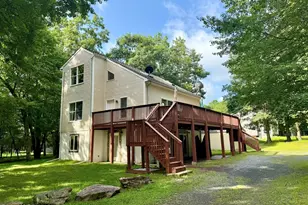 82 Tennyson Cir, Albrightsville, PA 18210 - Photo 2