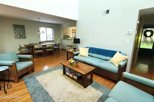 117 Meadow View Ct, Bushkill, PA 18324 - Photo 2