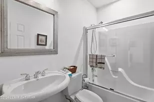 259 Wyndham Dr, Cresco, PA 18326 - Photo 36