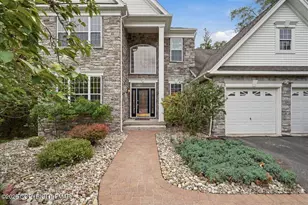 539 Tournament Ct, East Stroudsburg, PA 18302 - Photo 2