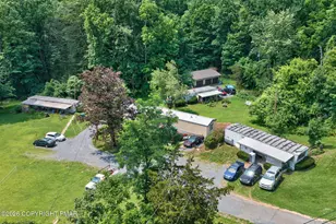 261 Schipps Ln, Mount Bethel, PA 18343 - Photo 18