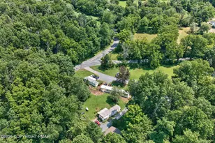 261 Schipps Ln, Mount Bethel, PA 18343 - Photo 10