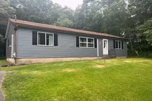 2215 Yellowstone Dr, Blakeslee, PA 18610 - Photo 4