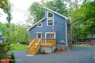 375 Canterbury Rd, Bushkill, PA 18324 - Photo 1
