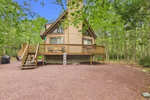 228 Choctaw Dr, Pocono Lake, PA 18347 - Photo 2