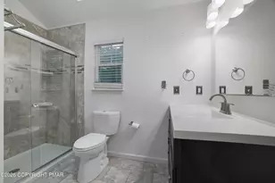 2210 S Rocky Mountain Dr, Effort, PA 18330 - Photo 14