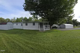 143 Moyer Rd, Blakeslee, PA 18610 - Photo 2