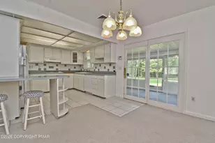 3215 Sunrise Dr, Stroudsburg, PA 18360 - Photo 6