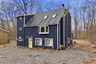 292 Paxinos Dr, Pocono Lake, PA 18347 - Photo 10